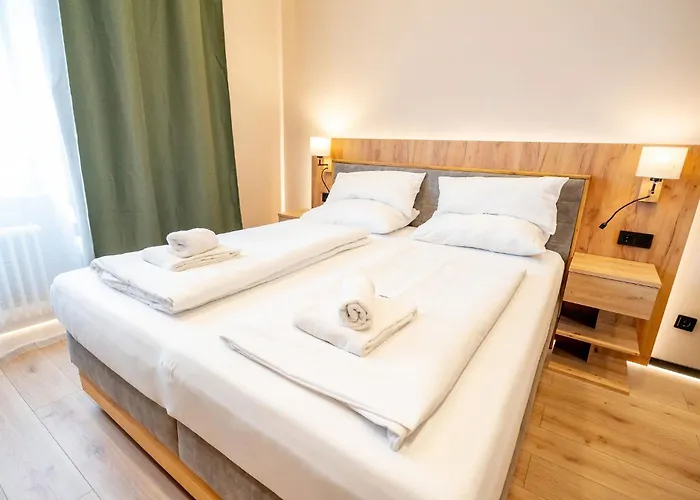 Elegance Hotel 4*