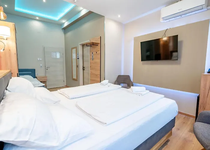 Elegance Hotel 4*