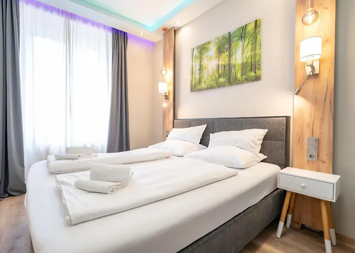 Elegance 4*