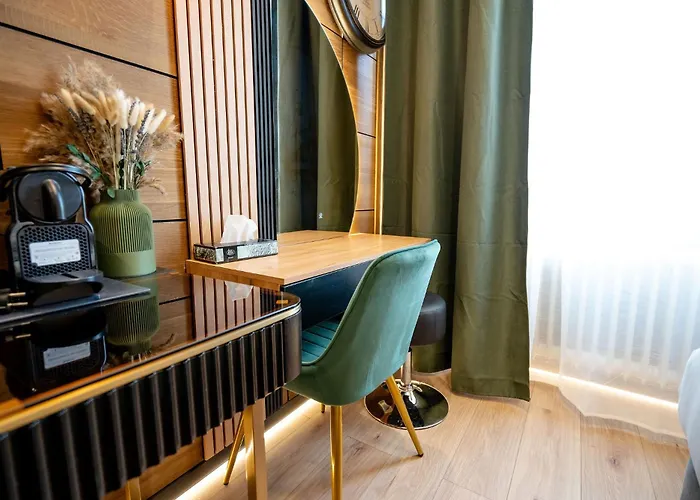 Elegance Hotel 4*