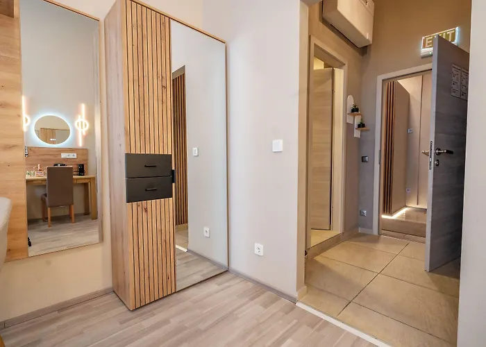Elegance Hotel 4*